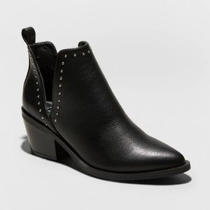 NWOT black studded booties 7.5